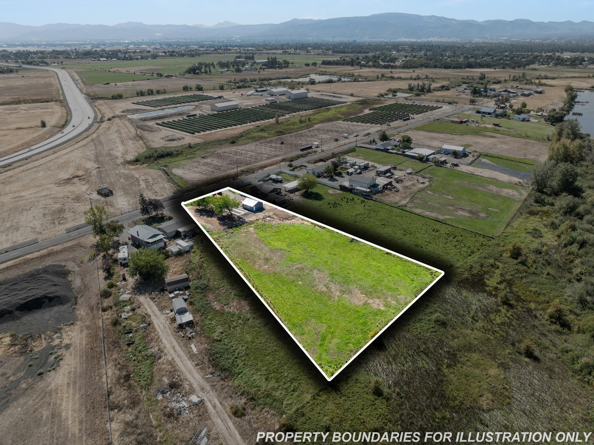 1729 East Gregory Road Central Point, OR 97502 - Photo 2 of 9