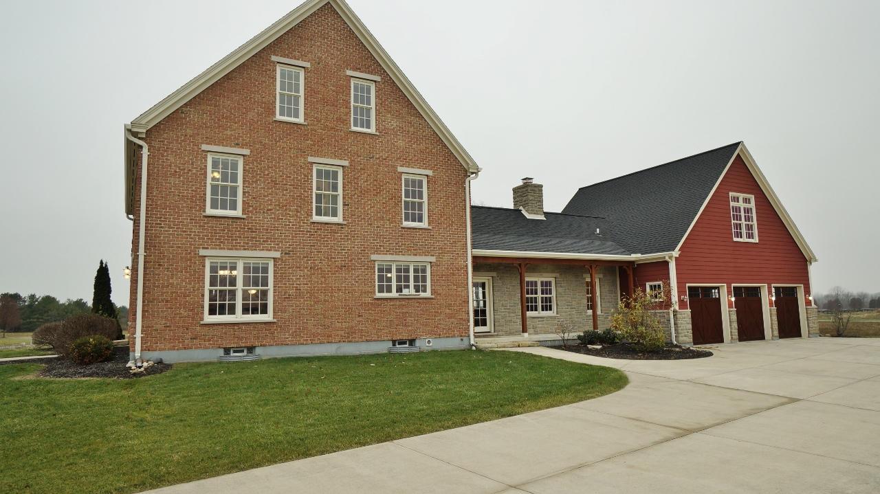 405 Secretariat Drive Springfield, OH 45503 - Photo 2 of 33
