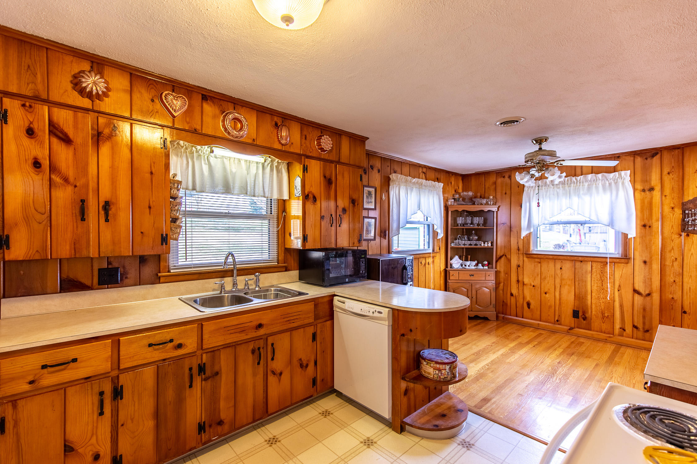 308 Lynfield Road Bristol, TN 37620 - Photo 8 of 24 30