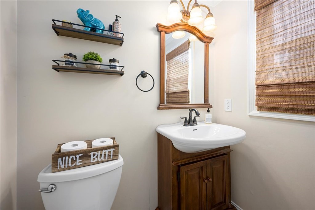 27 Meadowbrook Road Auburn, MA 01501 - Photo 12 of 37 Gallery Image 12
