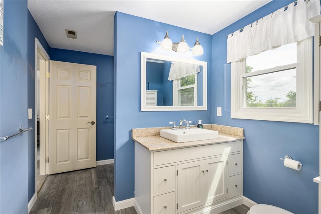 27 Meadowbrook Road Auburn, MA 01501 - Photo 15 of 37 Gallery Image 15