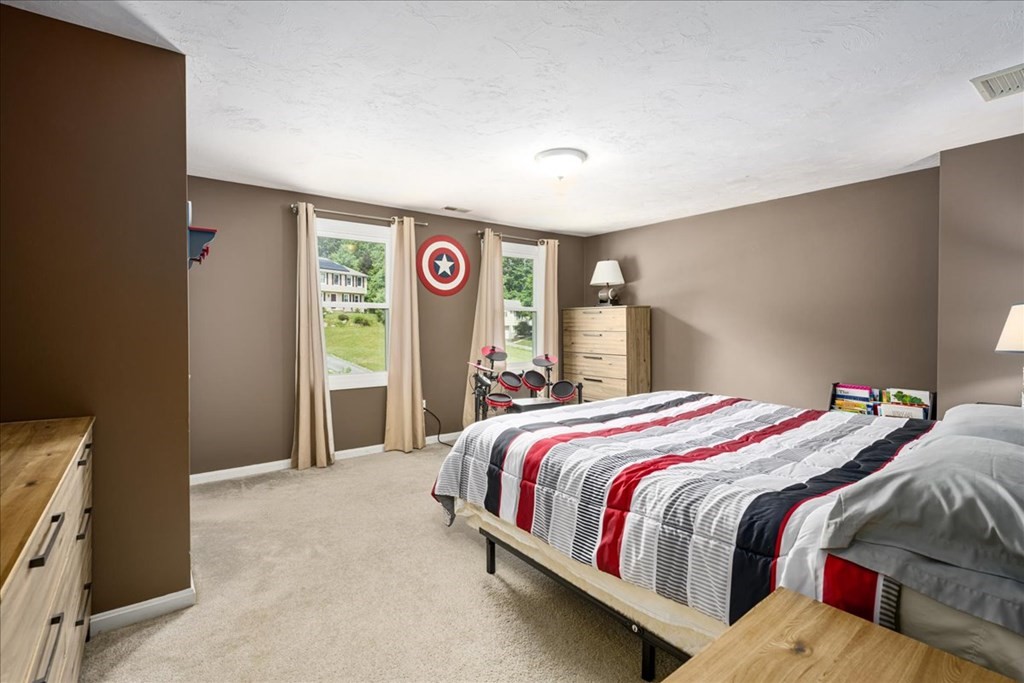27 Meadowbrook Road Auburn, MA 01501 - Photo 17 of 37 Gallery Image 17