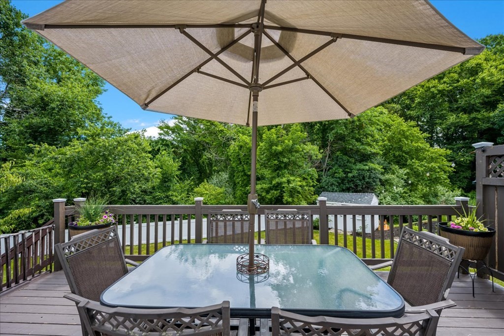 27 Meadowbrook Road Auburn, MA 01501 - Photo 24 of 37 Gallery Image 24
