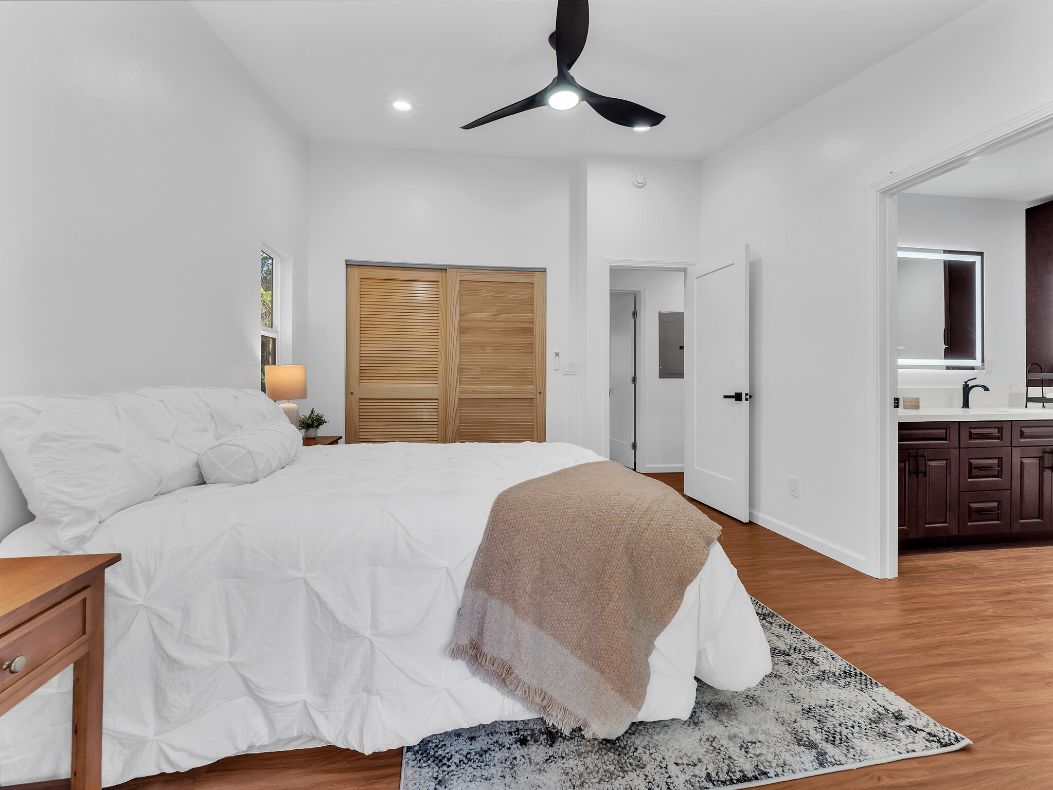 11-3790 9th Street Volcano, HI 96785 - Photo 11 of 30 a bedroom with a large bed and a dresser