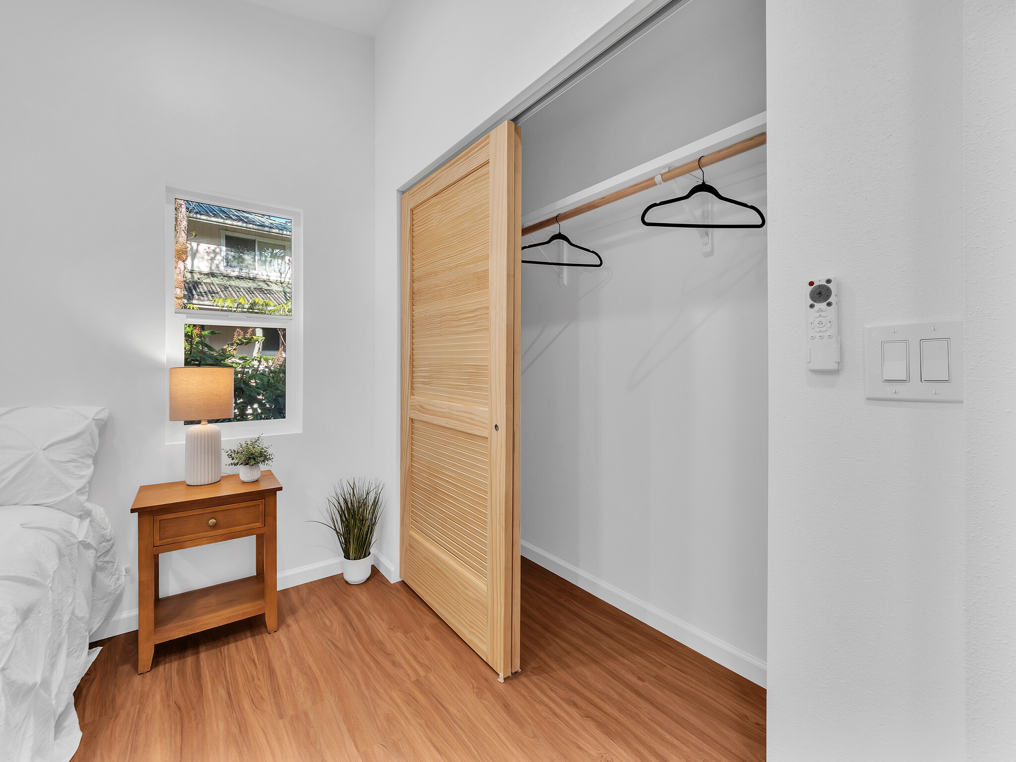 11-3790 9th Street Volcano, HI 96785 - Photo 12 of 30 a view of a room with wooden floor and cabinet