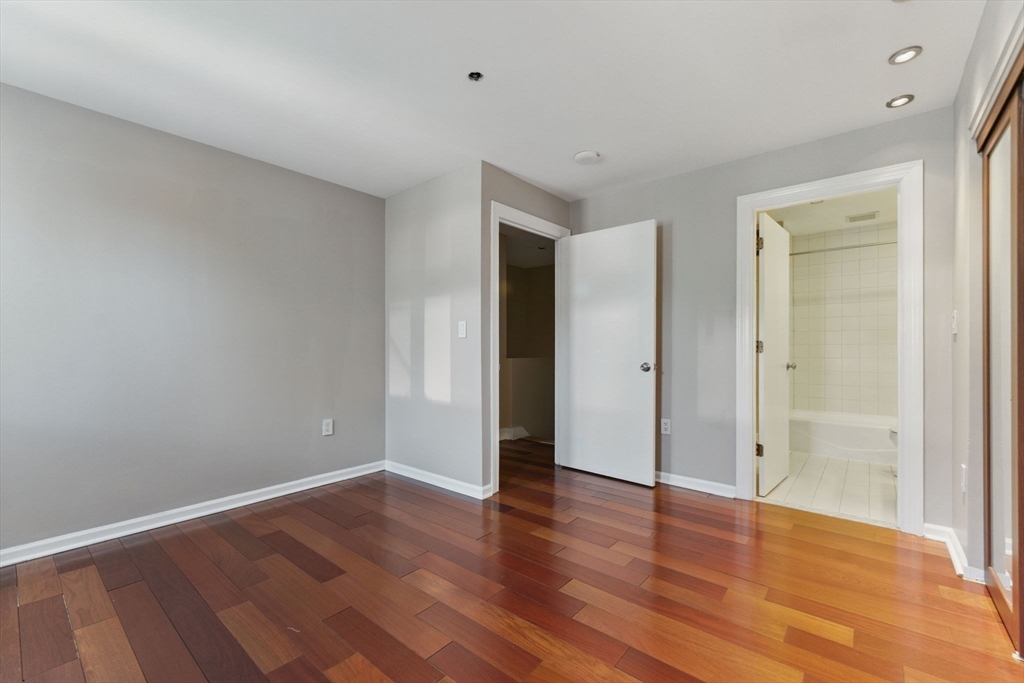 10 Rogers Street, Unit PH19 Cambridge, MA 02142 - Photo 12 of 39