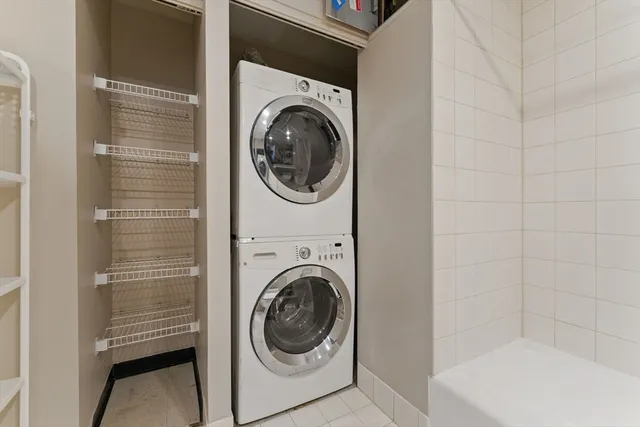 $1,190,000 | 10 Rogers Street, Unit PH19, Cambridge, MA 02142