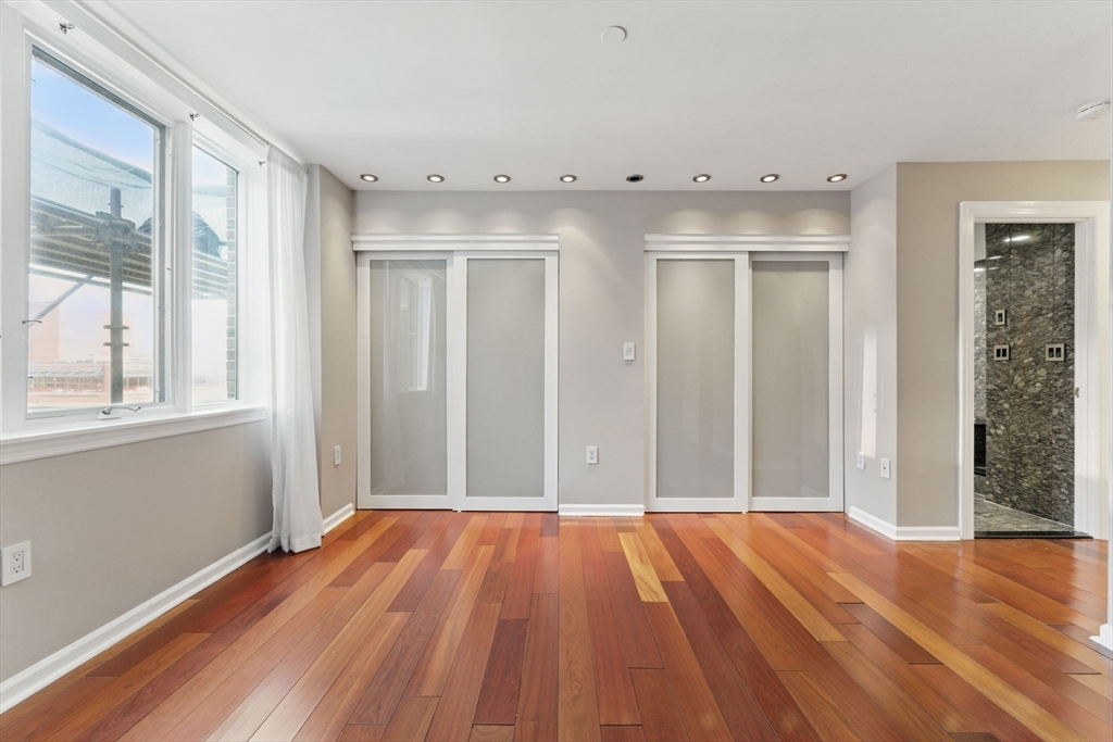 10 Rogers Street, Unit PH19 Cambridge, MA 02142 - Photo 17 of 39