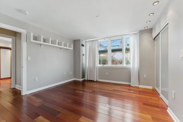 $1,190,000 | 10 Rogers Street, Unit PH19, Cambridge, MA 02142