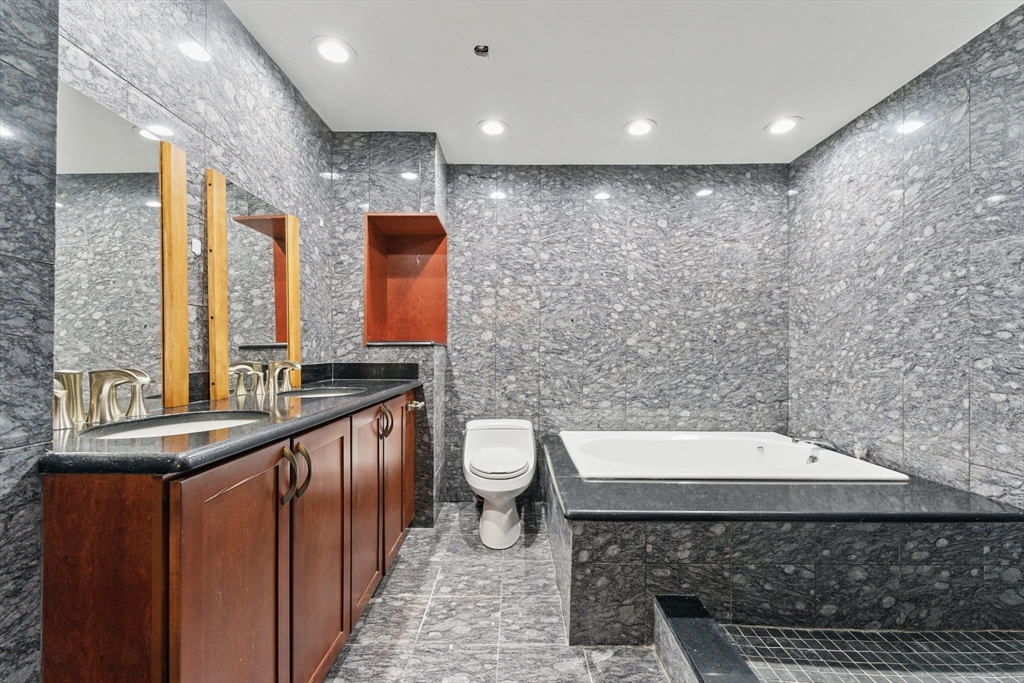 10 Rogers Street, Unit PH19 Cambridge, MA 02142 - Photo 19 of 39