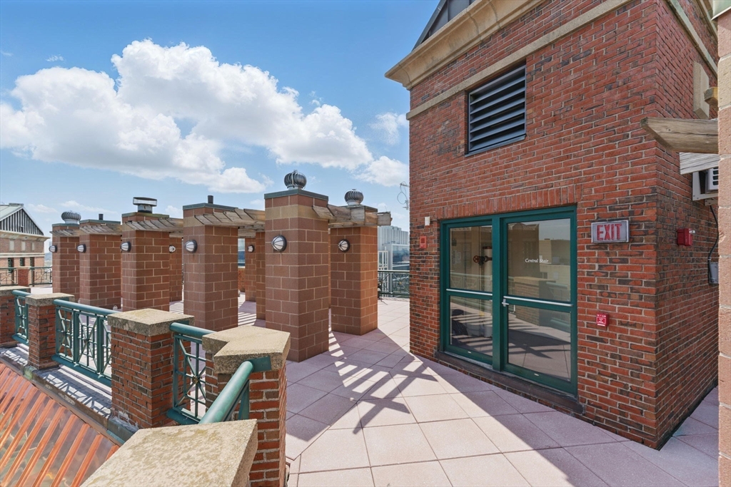 10 Rogers Street, Unit PH19 Cambridge, MA 02142 - Photo 21 of 39