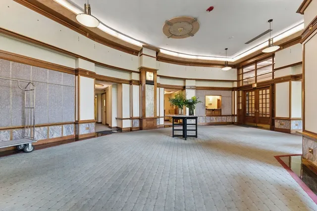 $1,190,000 | 10 Rogers Street, Unit PH19, Cambridge, MA 02142