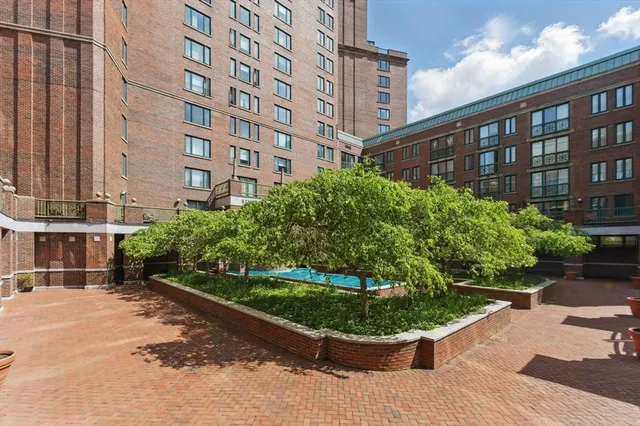 $1,190,000 | 10 Rogers Street, Unit PH19, Cambridge, MA 02142