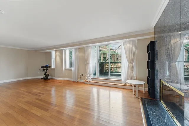 $1,190,000 | 10 Rogers Street, Unit PH19, Cambridge, MA 02142