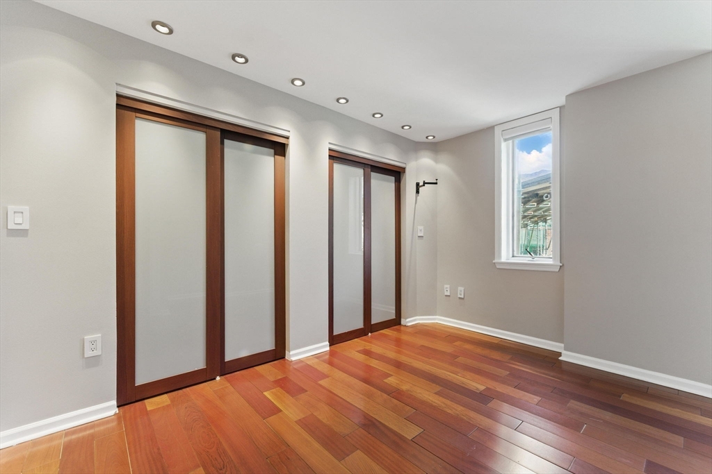 10 Rogers Street, Unit PH19 Cambridge, MA 02142 - Photo 10 of 39