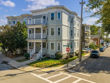 $699,900 | 175 Savin Hill Avenue, Unit 3, Boston, MA 02125