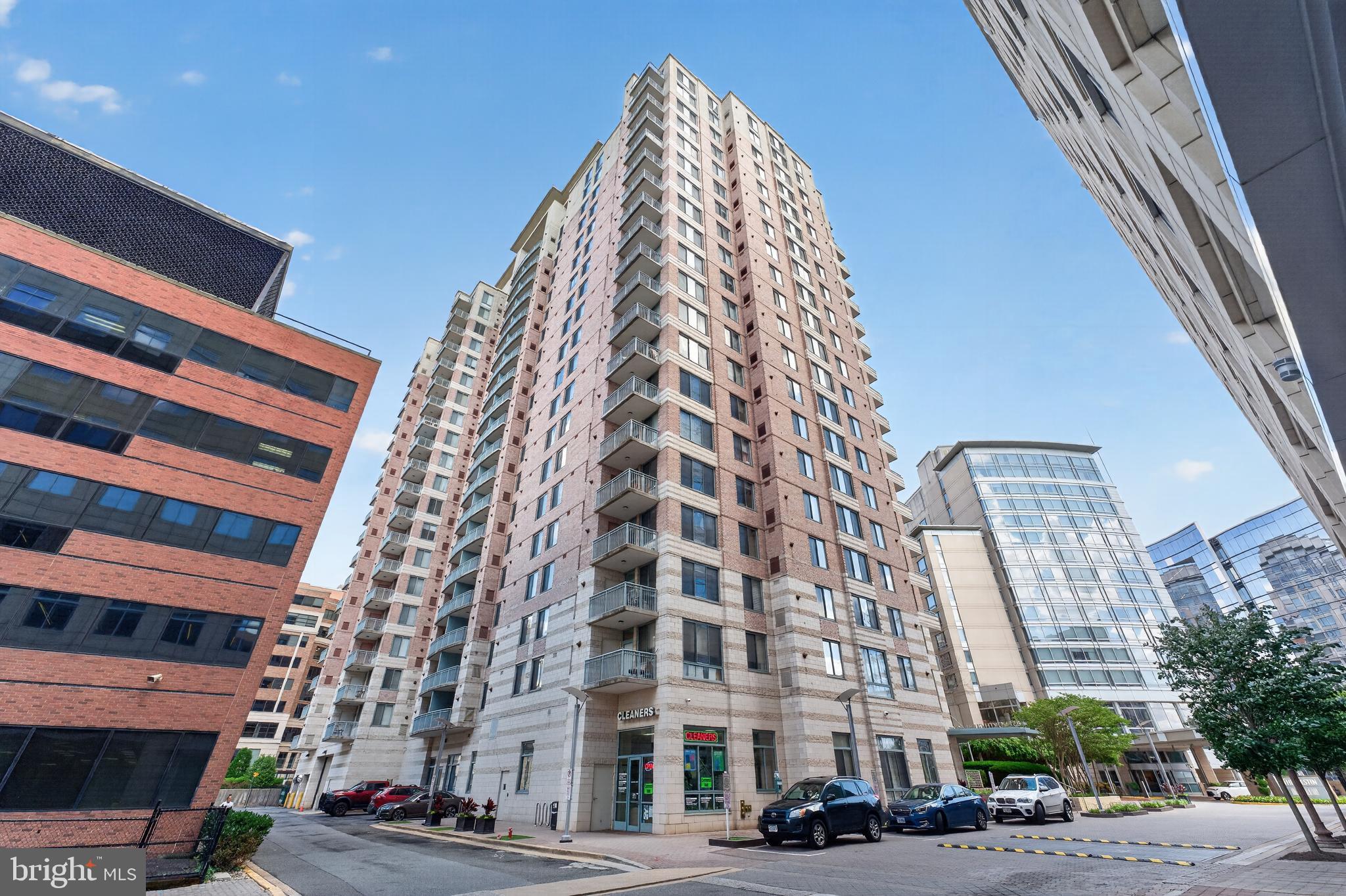 851 North Glebe Road, Unit 1301 Arlington, VA 22203 - Photo 2 of 84 Resort Vibes, Arlington Address!
