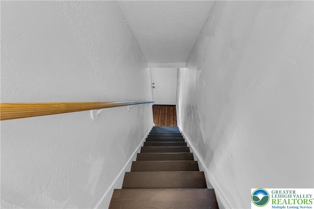 2246 2nd Street Wilson, PA 18042 - Photo 17 of 47 a view of entryway