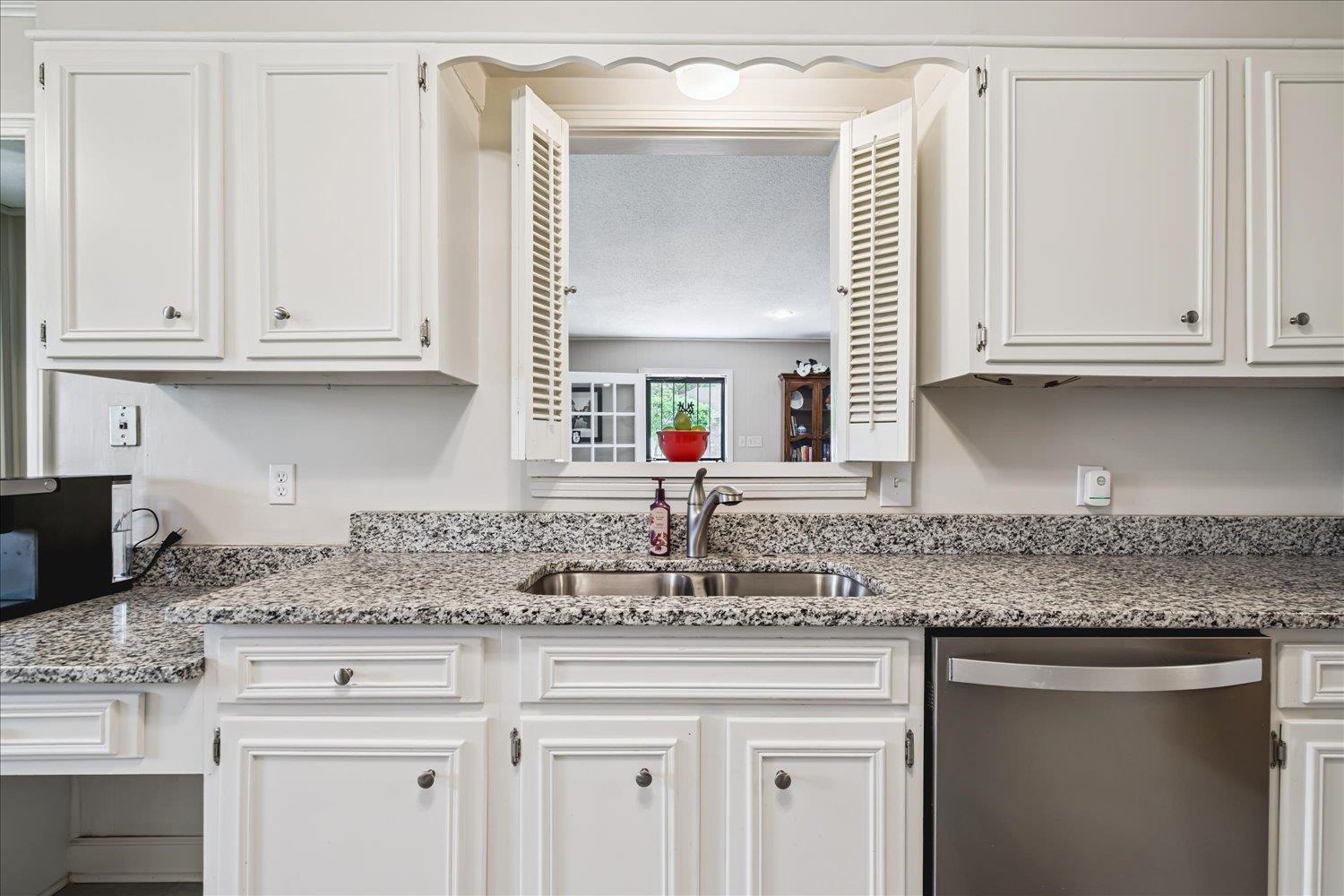 4927 Dee Road Memphis, TN 38117 - Photo 10 of 30