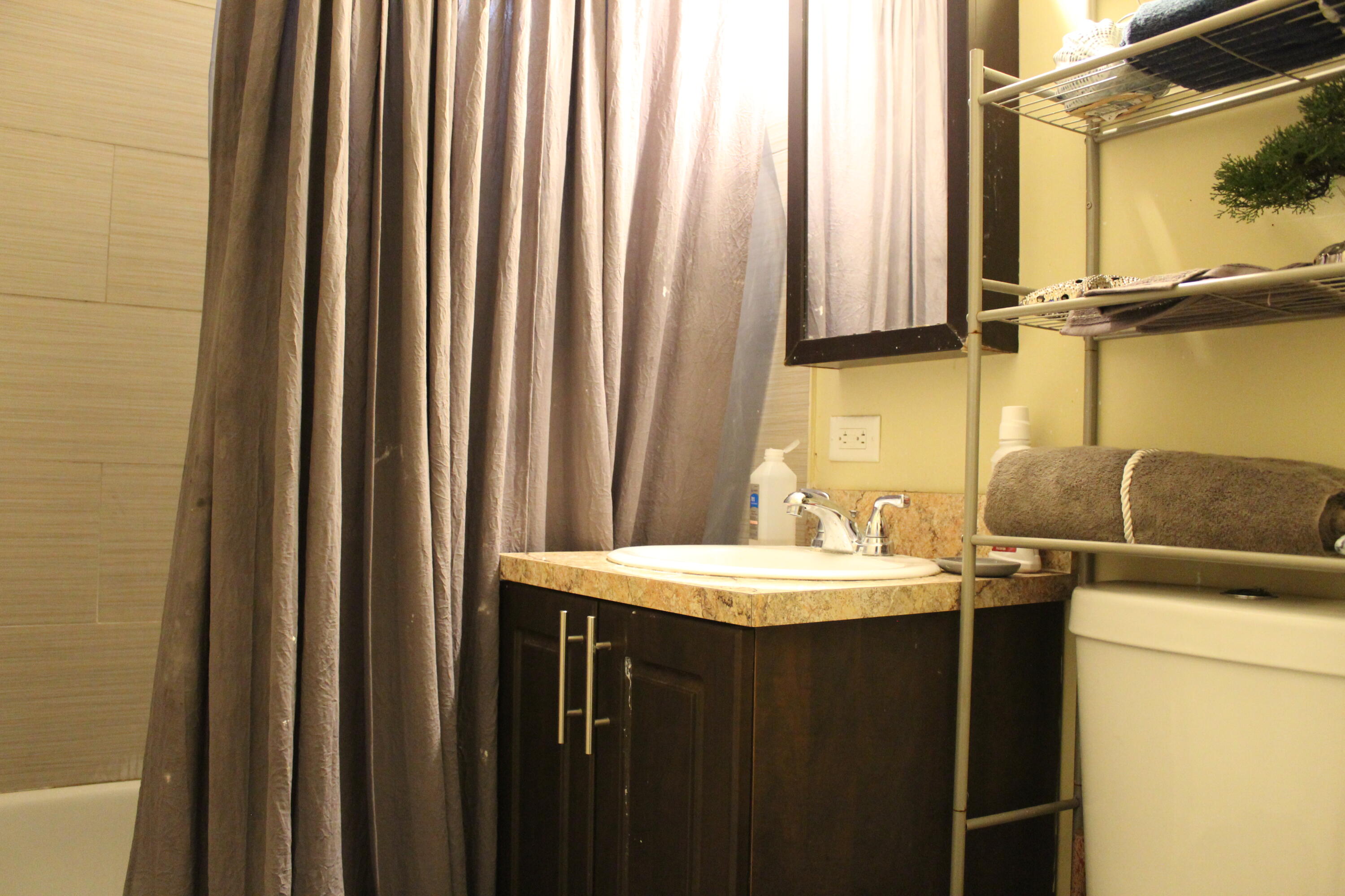 5725 South Rue Road West Palm Beach, FL 33415 - Photo 11 of 16 Bathroom 2