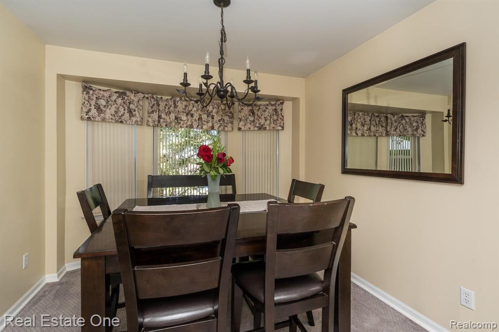 523 Whitney Drive Rochester Hills, MI 48307 - Photo 8 of 34