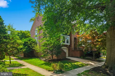 $775,000 | 3911 Green Look Court, Fairfax, VA 22033