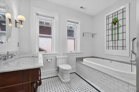 $1,075,000 | 5095 Westminster Place, St. Louis, MO 63108