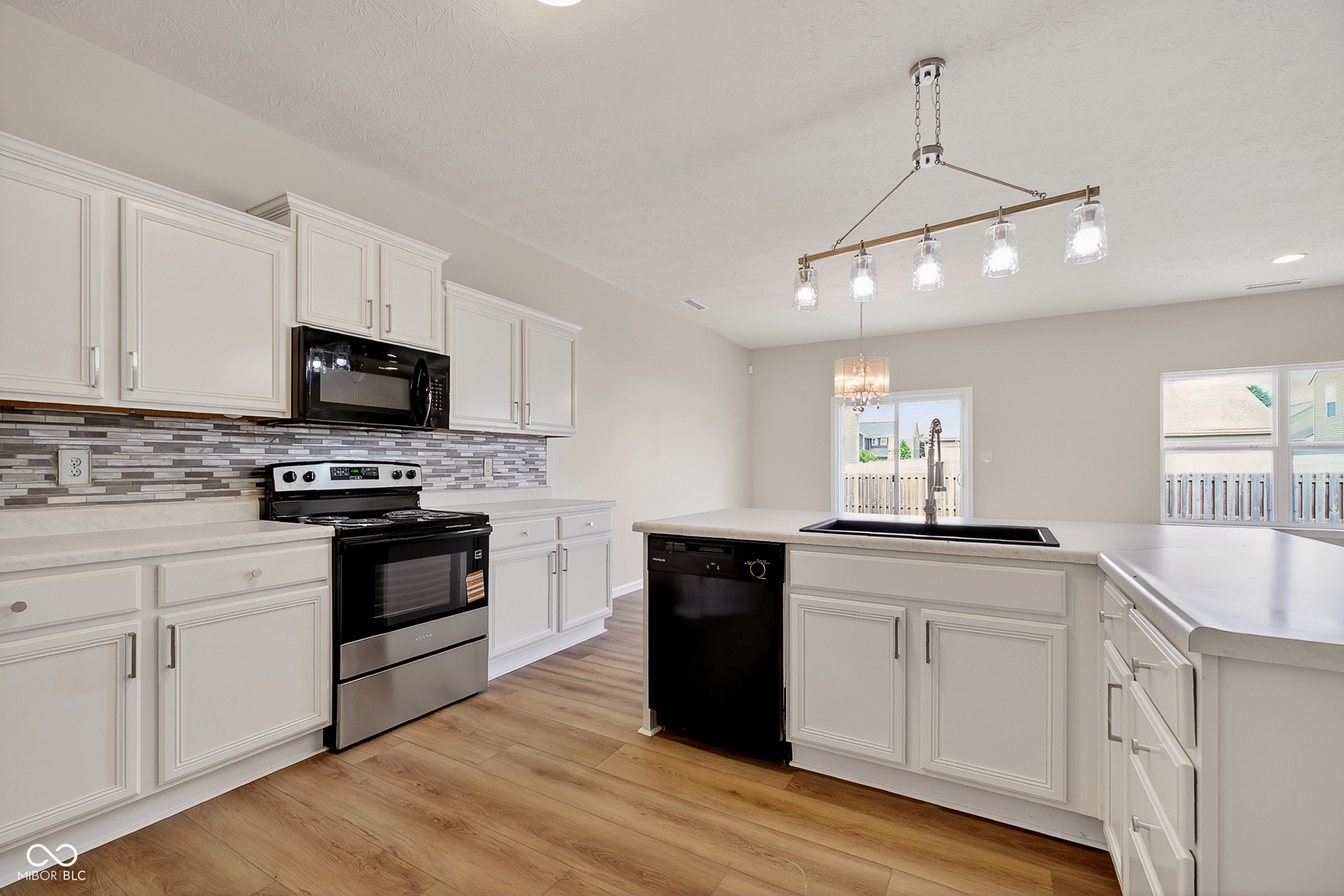 2715 Cabin Hill Road Indianapolis, IN 46229 - Photo 14 of 30