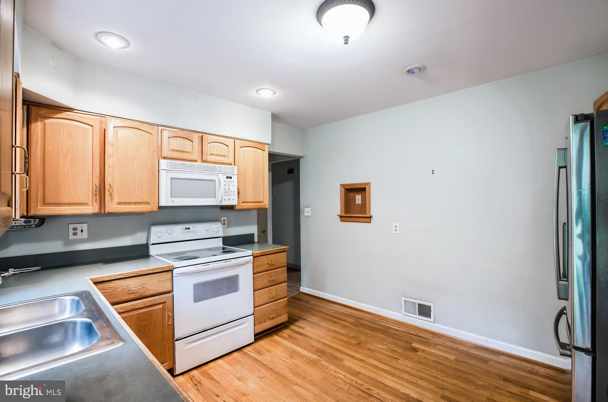 1301 Harding Lane Silver Spring, MD 20905 - Photo 21 of 28