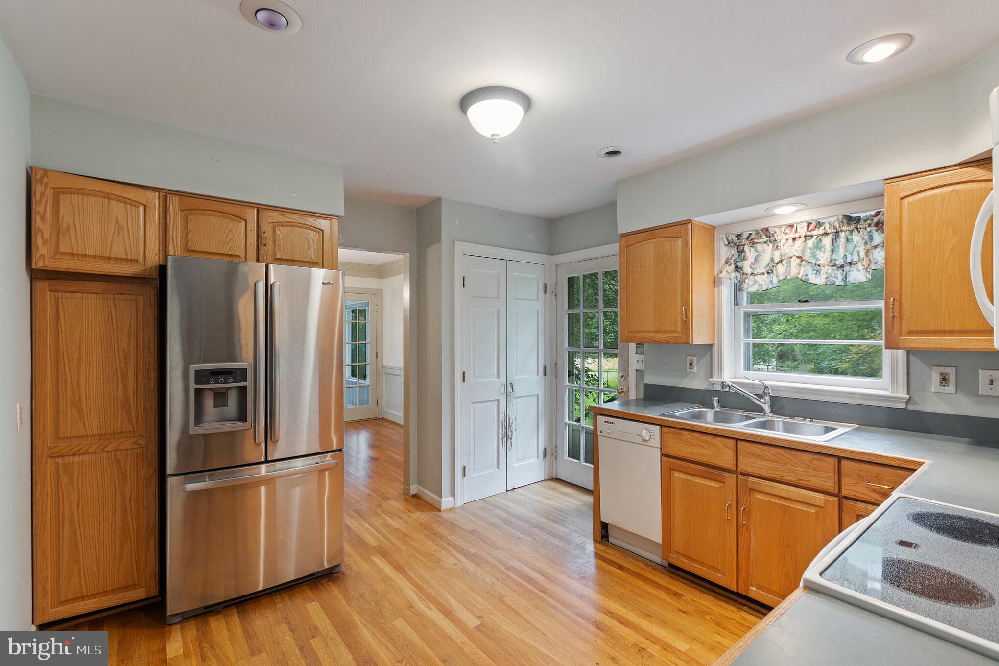 1301 Harding Lane Silver Spring, MD 20905 - Photo 8 of 28
