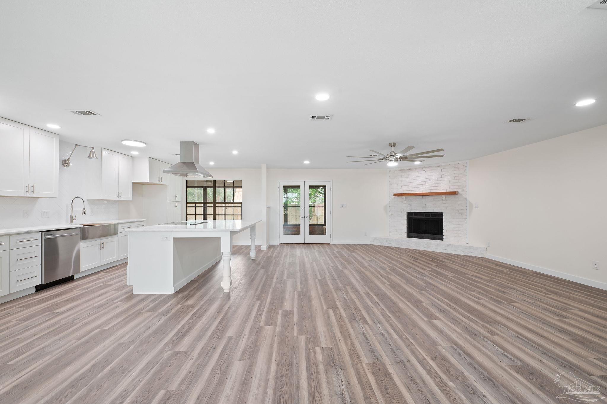 8117 Raleigh Street Navarre, FL 32566 - Photo 8 of 37