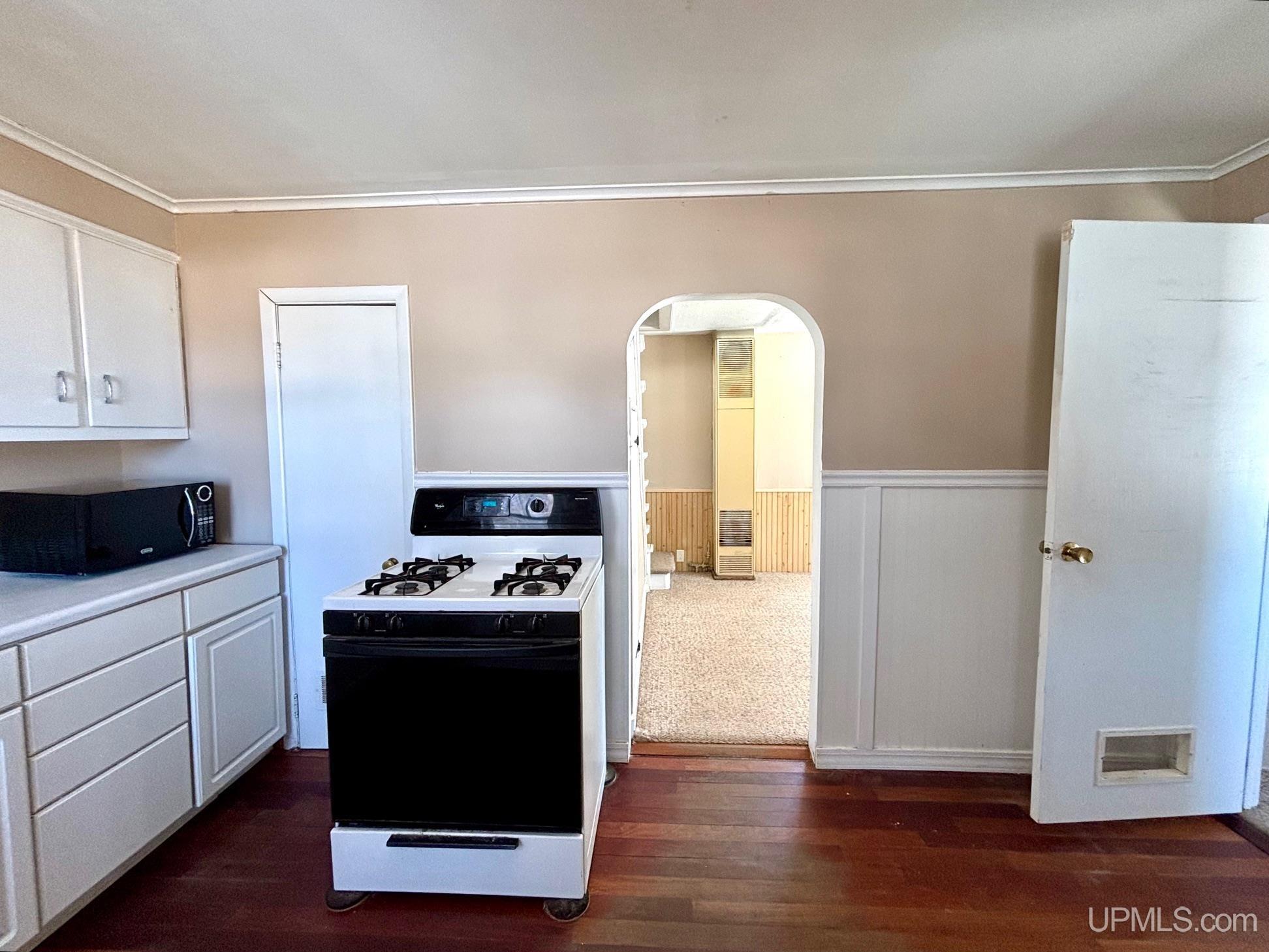 160 North Lilac Street Ishpeming, MI 49849 - Photo 9 of 44