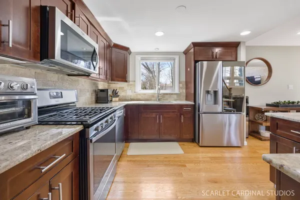 $525,000 | 1003 East Alder Lane, Mount Prospect, IL 60056