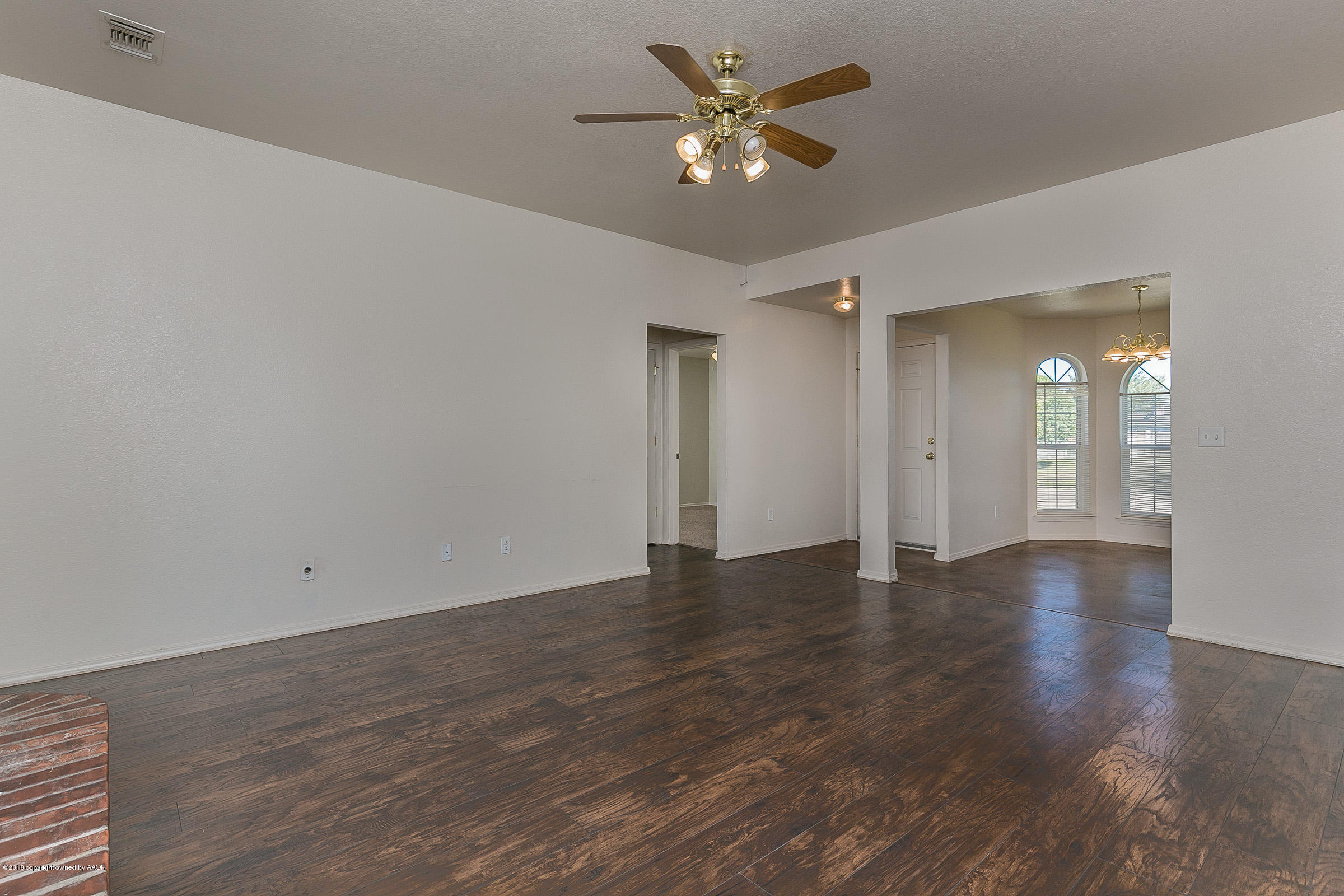 1005 Rushmore Drive Amarillo, TX 79110 - Photo 5 of 20 Living Room View 2