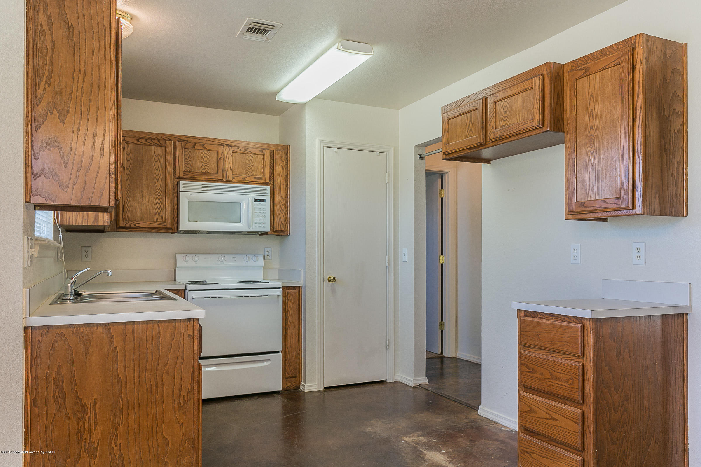 1005 Rushmore Drive Amarillo, TX 79110 - Photo 7 of 20 Kitchen