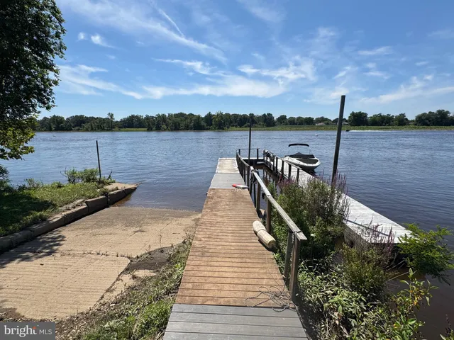 $3,000,000 | 601 Creek Road, Delanco, NJ 08075