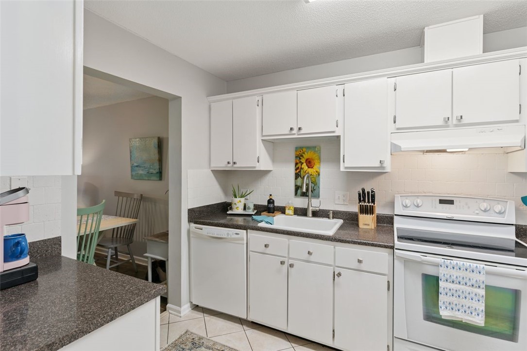 1000 Sea Island Road, Unit 63 St. Simons Island, GA 31522 - Photo 13 of 20 Kitchen