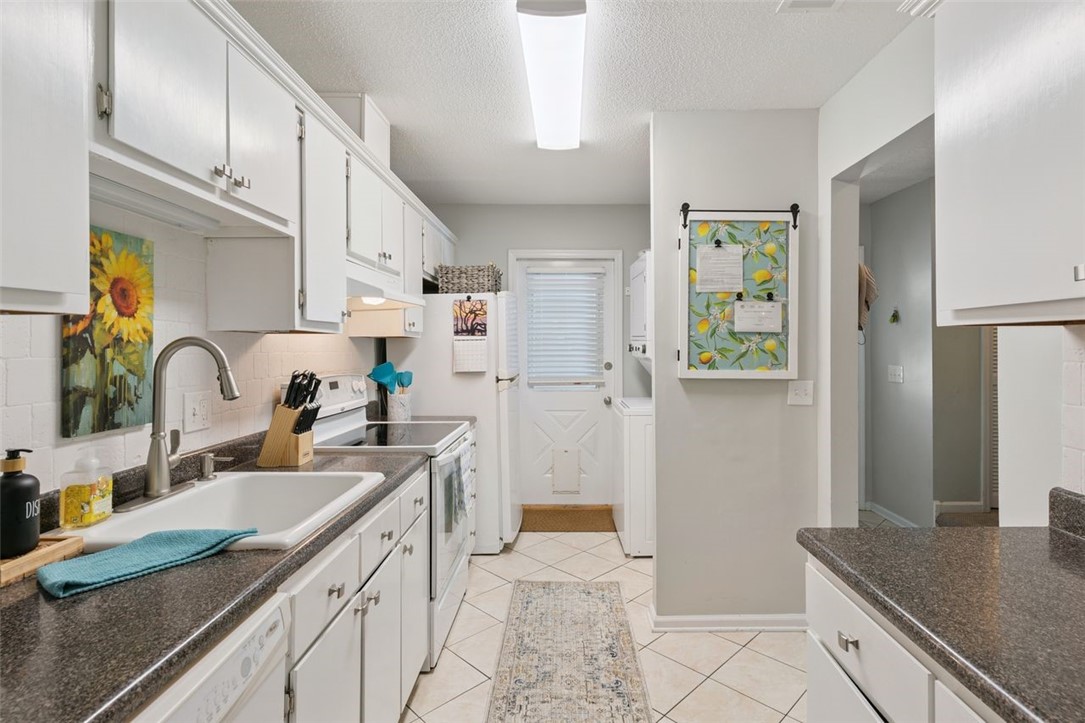 1000 Sea Island Road, Unit 63 St. Simons Island, GA 31522 - Photo 14 of 20 Kitchen