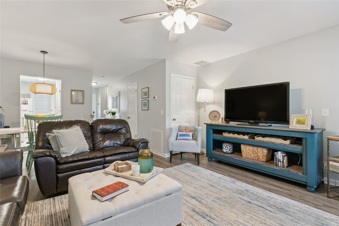 1000 Sea Island Road, Unit 63 St. Simons Island, GA 31522 - Photo 18 of 20 Living