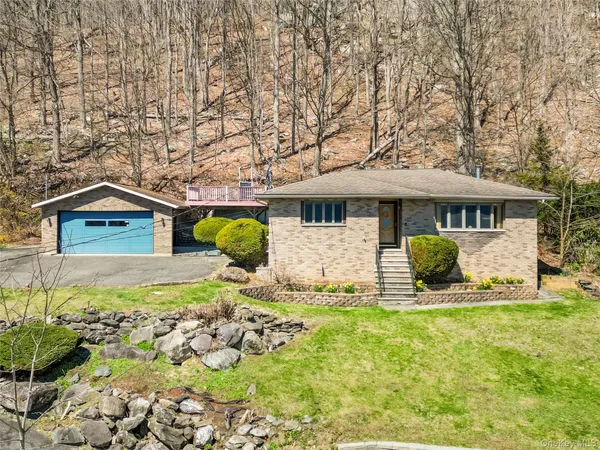 $600,000 | 621 Jersey Avenue, Greenwood Lake, NY 10925
