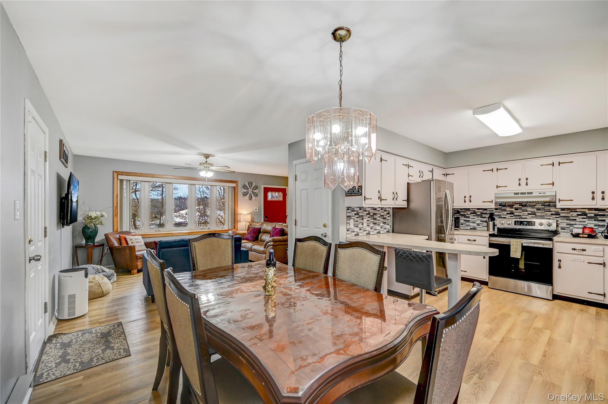 298 Learn Road Tannersville, PA 18372 - Photo 19 of 24 a view of a dining room and livingroom