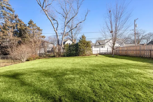 $530,000 | 537 South Chestnut Avenue, Arlington Heights, IL 60005