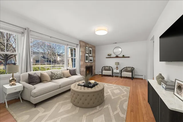 $530,000 | 537 South Chestnut Avenue, Arlington Heights, IL 60005