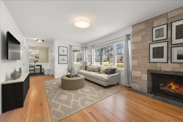 $530,000 | 537 South Chestnut Avenue, Arlington Heights, IL 60005