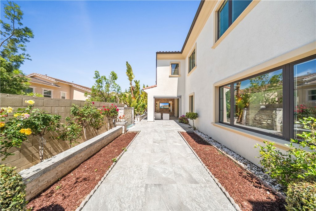 114 Interstellar Irvine, CA 92618 - Photo 34 of 75