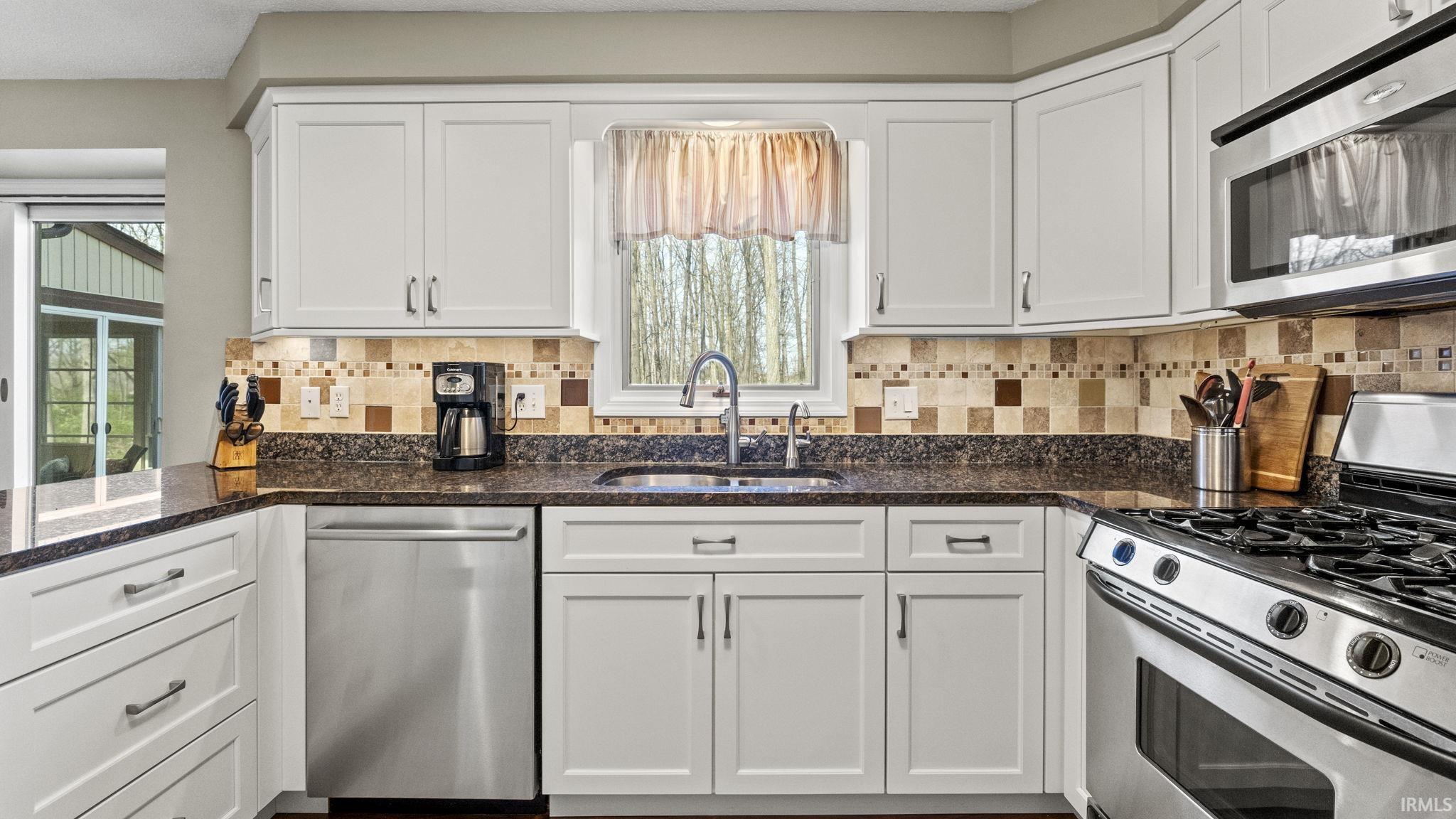 10425 Oaktree Road Fort Wayne, IN 46845 - Photo 12 of 36