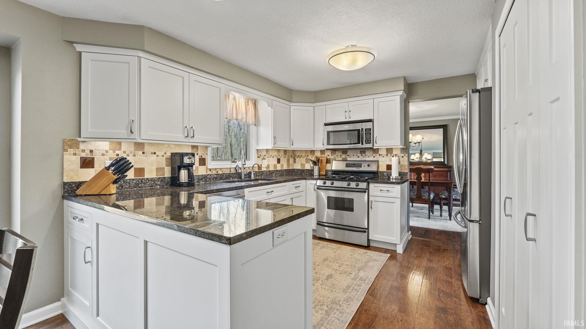 10425 Oaktree Road Fort Wayne, IN 46845 - Photo 3 of 36