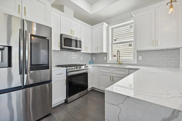 $865,000 | 119 Van Horne Street, Unit A, Jersey City, NJ 07304