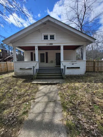 $189,000 | 295 Old Corinth Road, Hadley, NY 12835