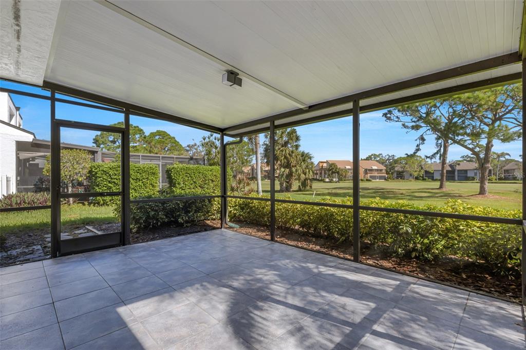 3119 Heatherwood Lane Sarasota, FL 34235 - Photo 28 of 47 a view of a garden